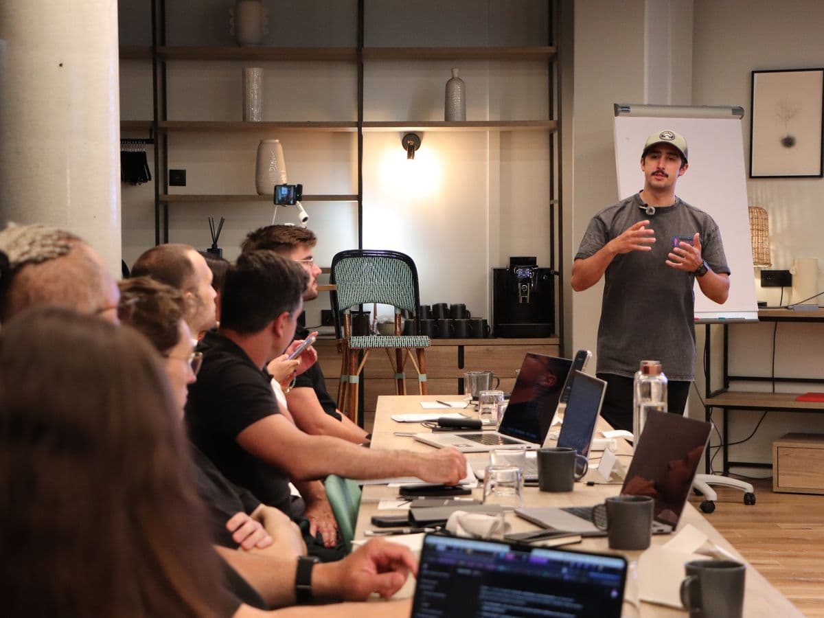 Une promo de freelances en atelier chez Big Wave